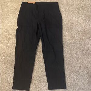 NWT Eddie Bauer Horizon Straight Ankle Black pants - Size 10